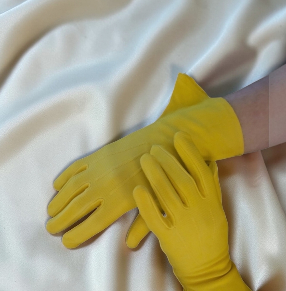 Vintage 60s Daffodil Yellow Silky Blend Ladies Gauntlet Design Gloves Size 7
